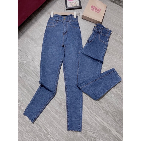 Quần jeans ôm 2 khuy nắp túi cạp sóng