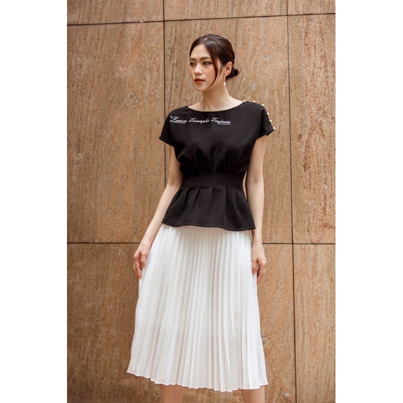 Áo clothesrack tay chờm thêu chữ lamour đen