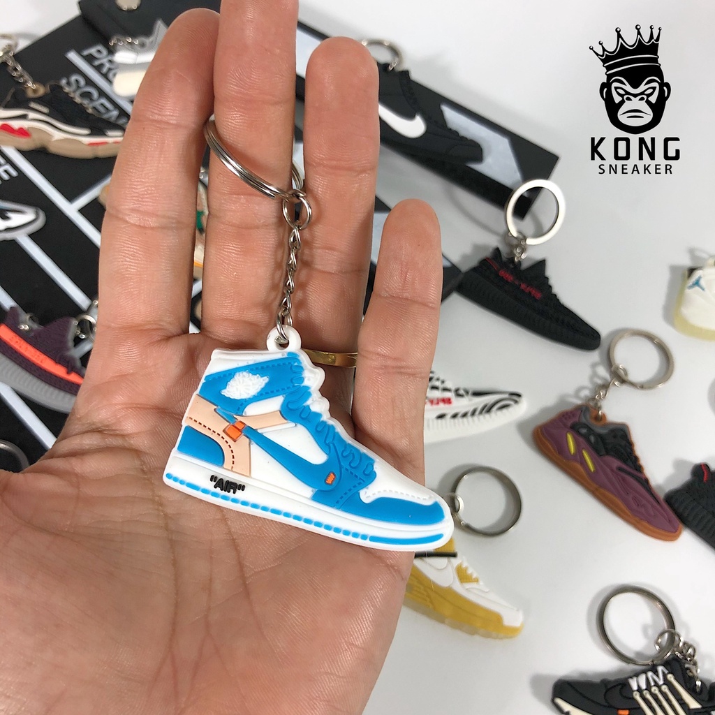 [Ngẫu Nhiên Mẫu] Móc Khóa KeyChain Hình Giày SNEAKER