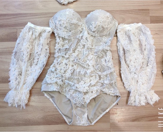 Set bikini liền mảnh ren hoa siêu đẹp