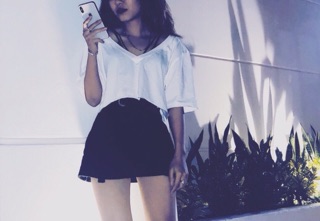 Áo croptop cổ tim K&A