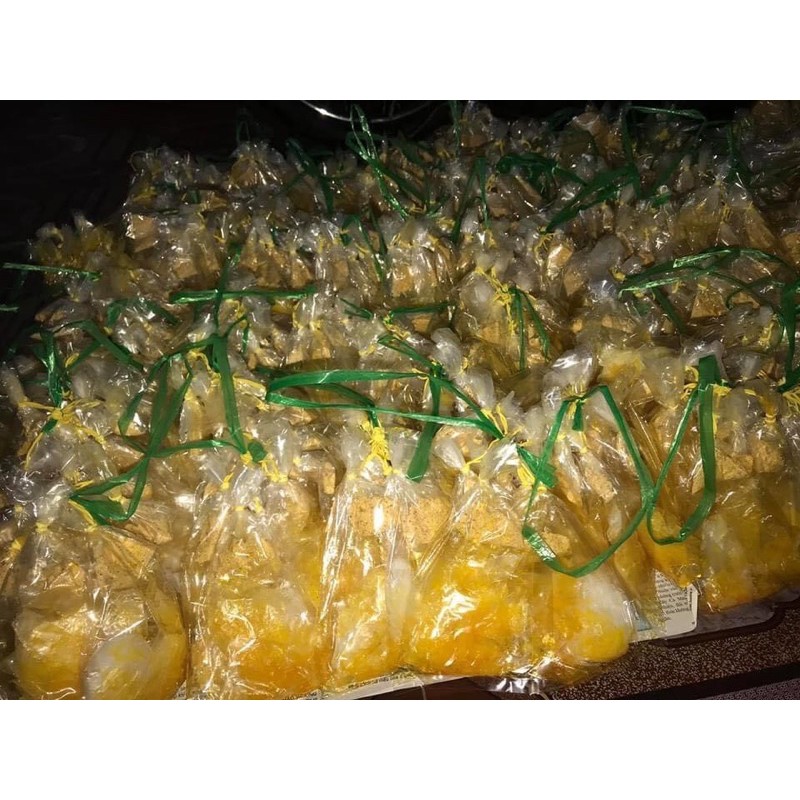 Xâu 10 bịch bánh tráng dầu tuổi thơ
