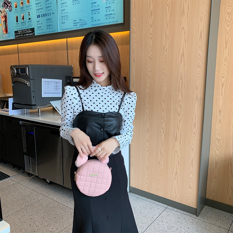 Túi Đeo Chéo Mini Hình Tròn Phủ Lông Thêu Họa Tiết Thời Trang Sang Trọng Cho Nữ