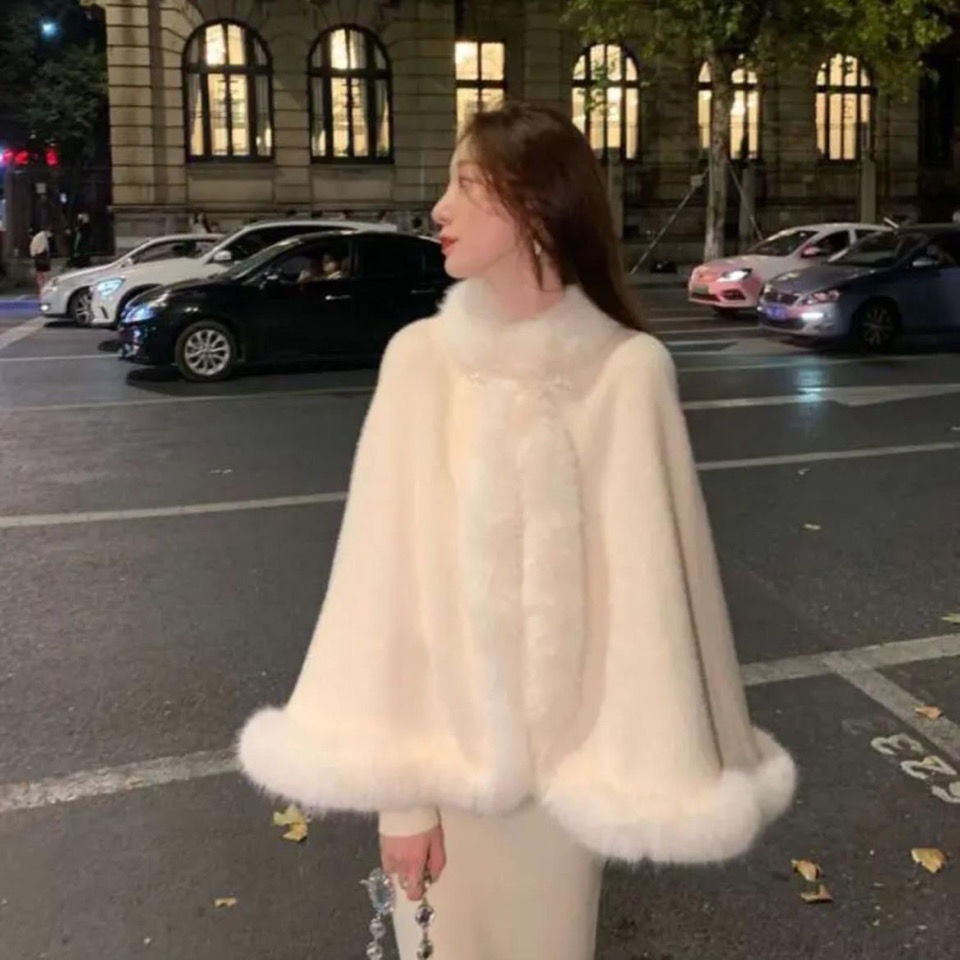 Áo choàng thời trang cá tính cho nữ
 | BigBuy360 - bigbuy360.vn