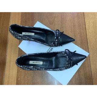 giầy 7cm mũi nhọn, gót chống xước