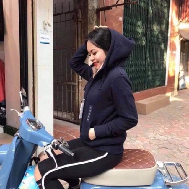 Áo nỉ Uni kid sz 150