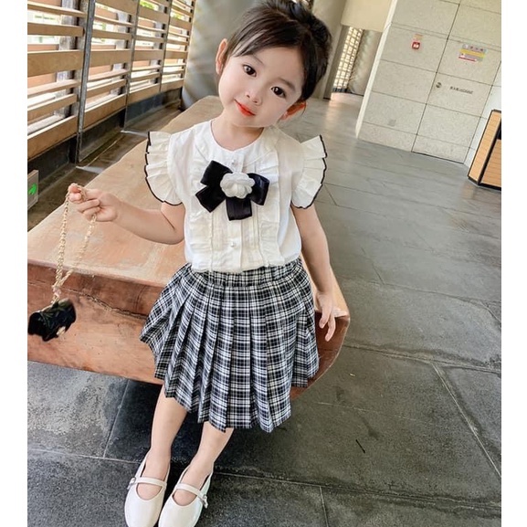 Đồng phục học sinh, set áo trắng cổ nơ hoa kèm chân váy kẻ xếp ly cho bé