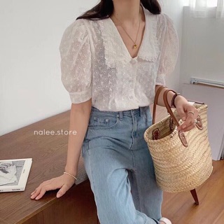 Áo thô trắng cổ sen