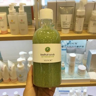 Sữa tắm tẩy da chết Yesnow