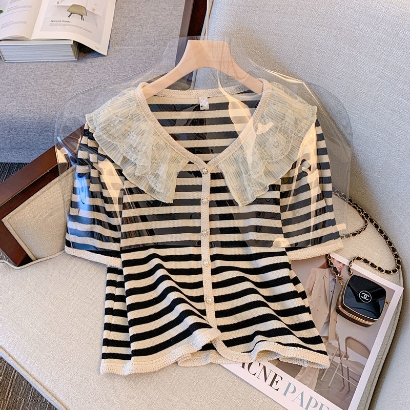 Áo Tay Ngắn Cổ Búp Bê Kẻ Sọc Phối Ren Phong Cách Hàn Quốc