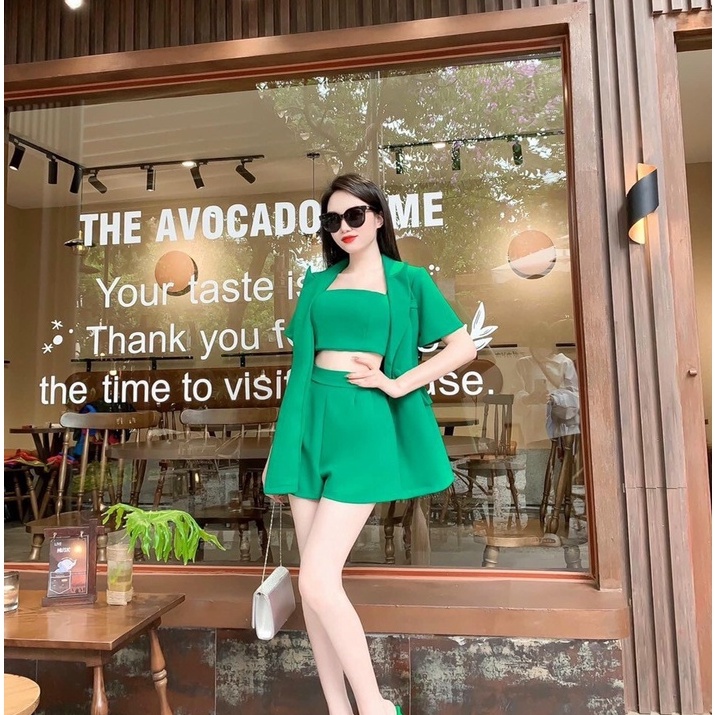 Sét bộ nữ gồm quần short ống rộng, áo trong có mút ngực và áo khoác vest sang trọng trẻ trung thời trang nữ ARAVA