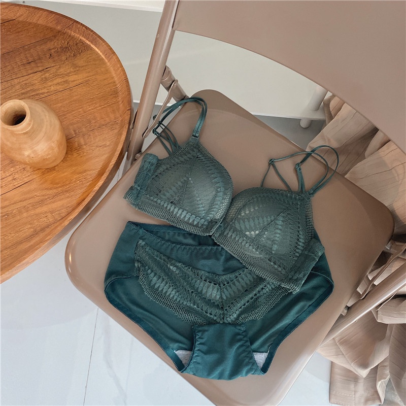 Quần lót ren lá hot trend 1125