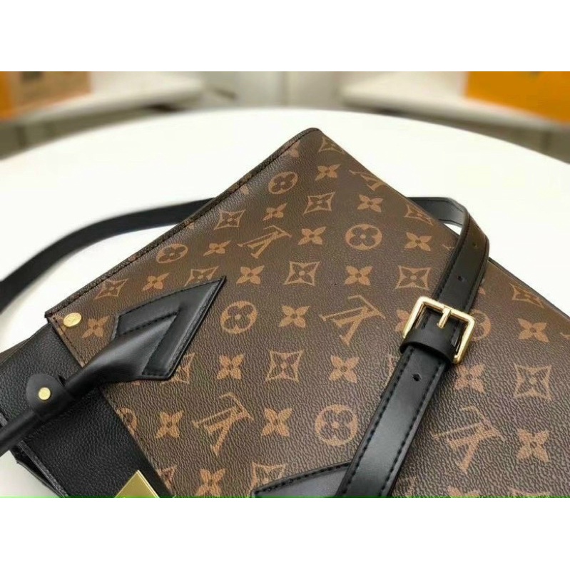 Túi W266-30 LV On my side bản da thật logo nét fullbox nam châm new Collection