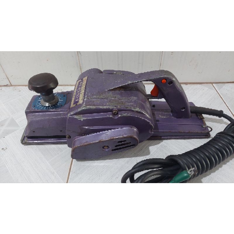 Máy bào gỗ Towa L-550, lưỡi 150mm. .