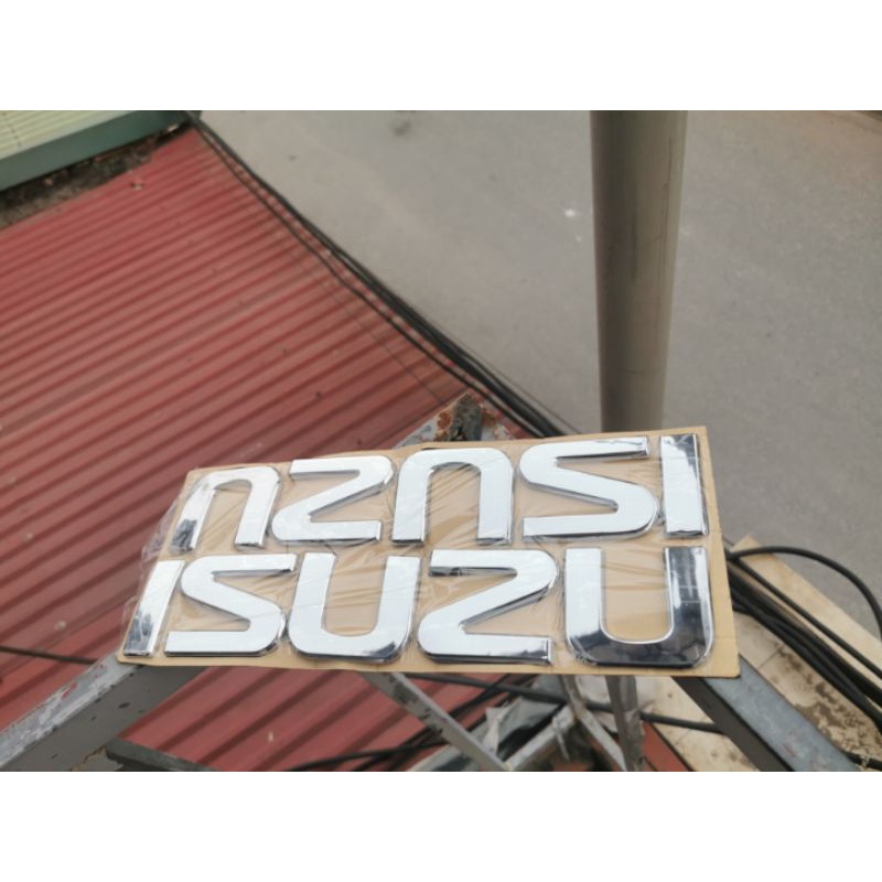 Chữ ISUZU dán đầu xe tải isuzu QKR, cao 6cm.