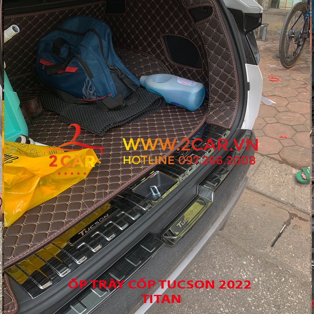 Ốp chống trầy cốp trong, ngoài xe Hyundai Tucson 2022 - 2023-2024, chất liệu Titan cao cấp