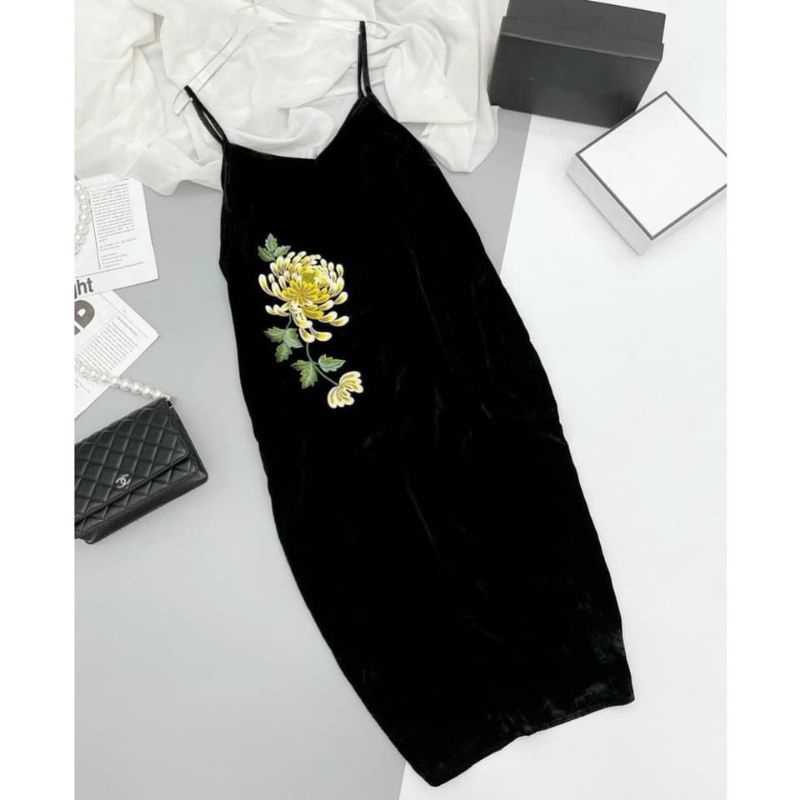 Váy nhung thêu hoa cực xinh cho nữ | BigBuy360 - bigbuy360.vn