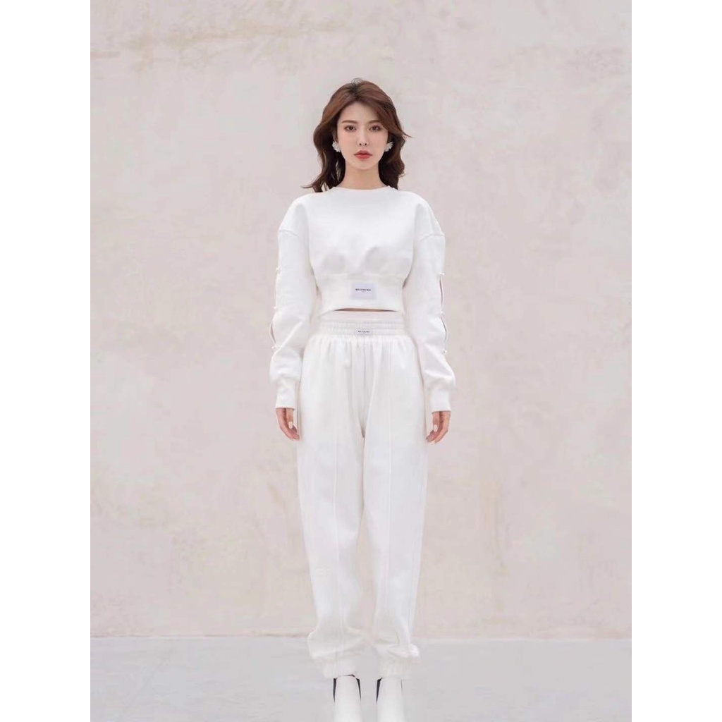 Spring style women's wear 2022 new design sense minority white leisure fashion foreign style sports sweater two-piece suit trend