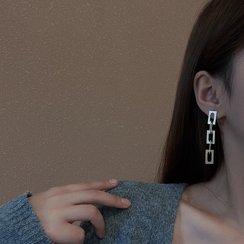 Bông Tai Dáng Dài Mặt Nhám Hình Vuông Phong Cách Punk Cá Tính Thời Trang Dành Cho Nữ 2022