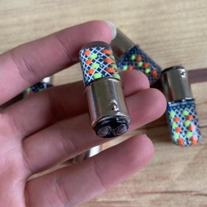 Đèn hậu nháy 7 màu đẹp giành cho tất cả các dòng xe