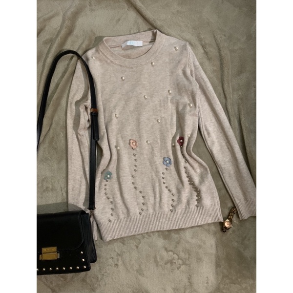 Áo len dệt kim đính hoa ifu