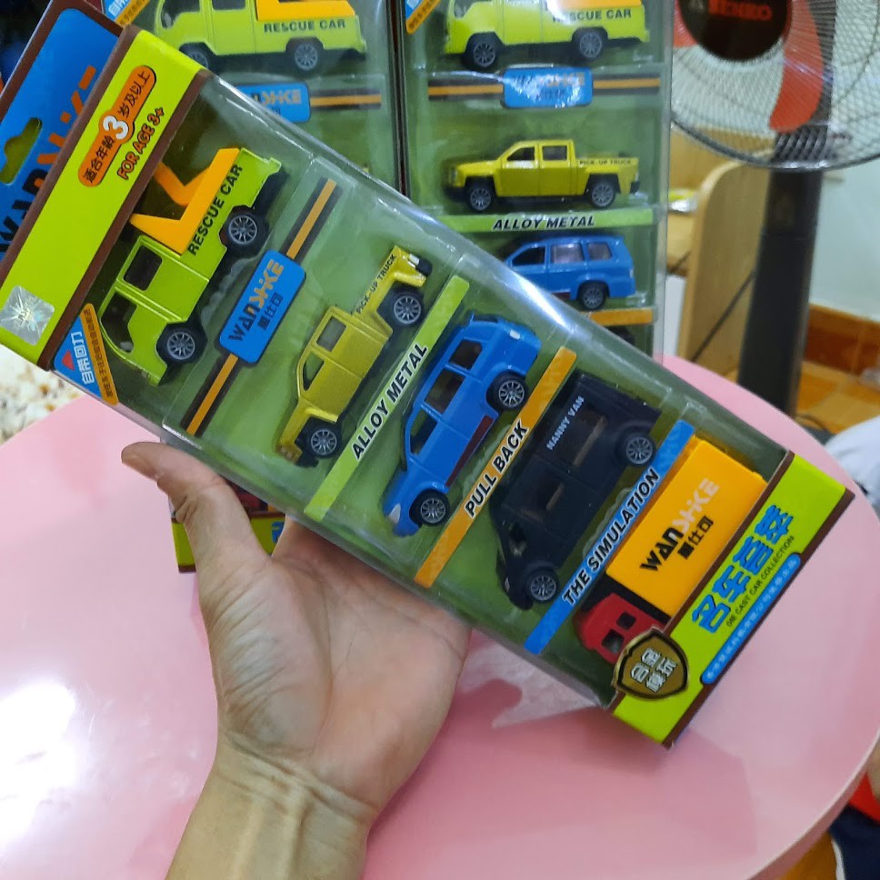 Xe ô tô đồ chơi trẻ em bằng hợp kim nhựa tỉ lệ 1:64 gồm 5 xe