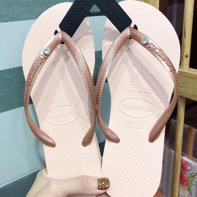 Dép havaianas + charm như hình