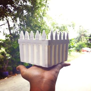 CHẬU HÀNG RÀO VUÔNG NHỎ NHỰA TRẮNG 11x11x9cm