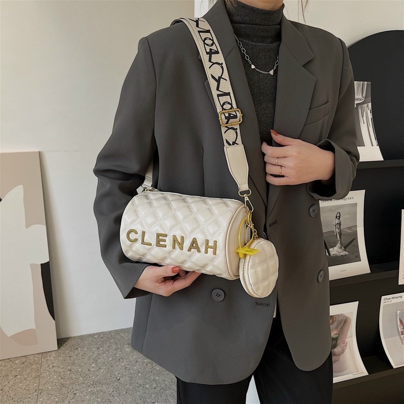 Sét đôi đeo chéo tròn trống trần ô đính chữ vàng nổi kèm dây đeo bản to (tặng kèm túi nhỏ)