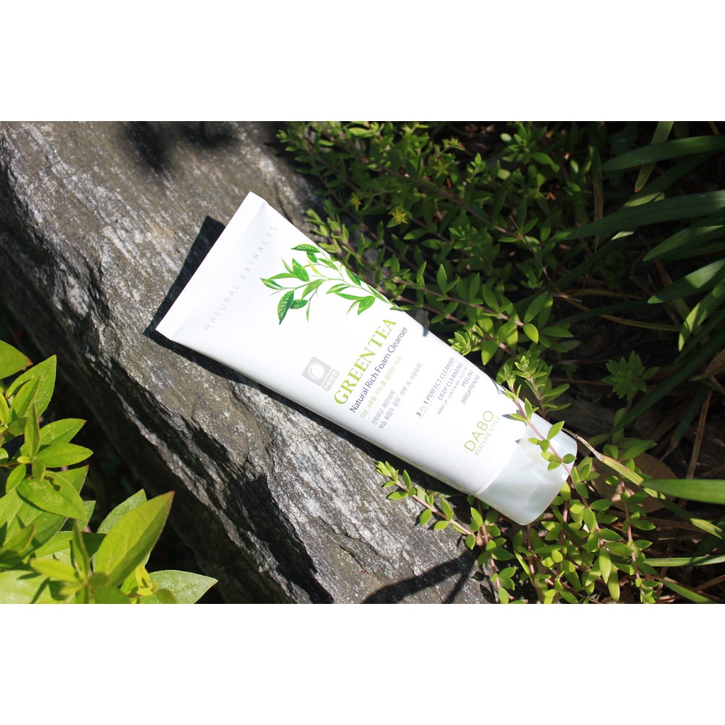 Sữa rửa mặt dành cho nam tinh chất trà xanh xóa mụn, dầu nhờn DABO GREEN TEA Hàn quốc 180ml/Hộp