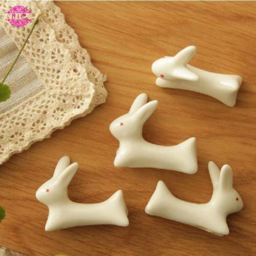 Đế gác đũa sứ hình thỏ dễ thương