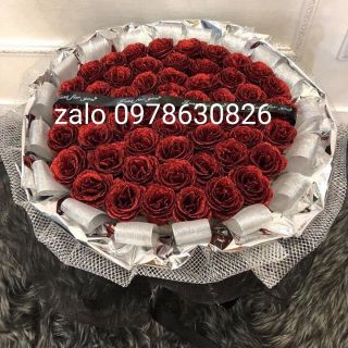 Hoa hồng nhũ kim tuyến bó y hình