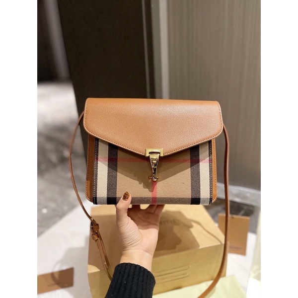 Túi xách Burberry size 25cm nhiều màu .