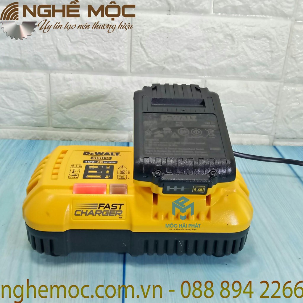 Sạc nhanh Dewalt DCB118, DCB115 sạc 118 115 chính hãng Mộc Vui