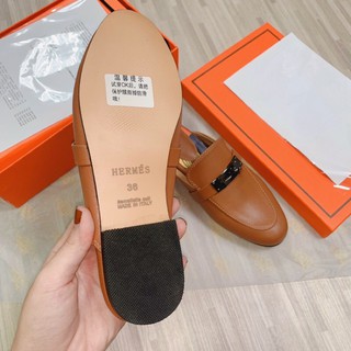 Sục da HM khóa về 2 màu