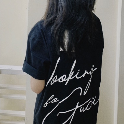 Áo thun nữ fom rộng tay lỡ dấu quần Looking fo GC chất đẹp