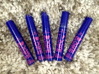 Combo mascara i love esscence + phấn tươi essence