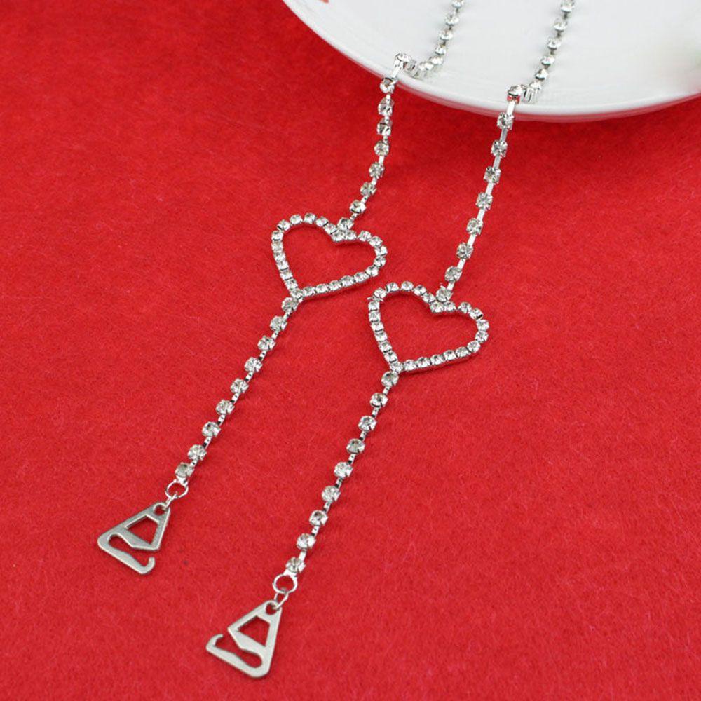 Dây Áo Ngực Hình Trái Tim Cho Cô Dâu Trong Tiệc Cưới