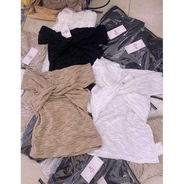 Áo Kiểu Tơ Rũ Nhún Bẹt Vai