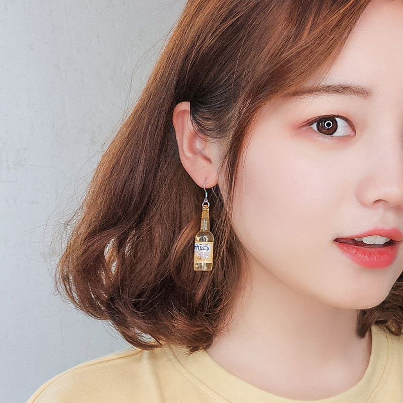 Khuyên Tai Dáng Dài Mặt Hình Chai Bia Mini Không Đối Xứng Bằng Nhựa Resin Quyến Rũ Cho Nữ