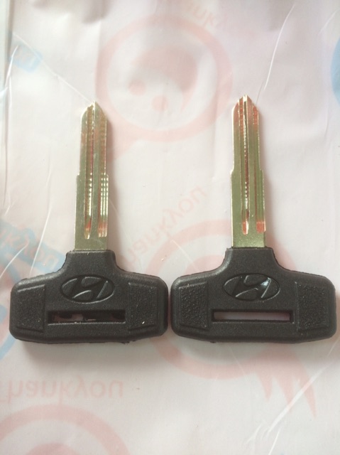 Phôi chìa khoá HUYNDAI rảnh phải ( 2 chìa )