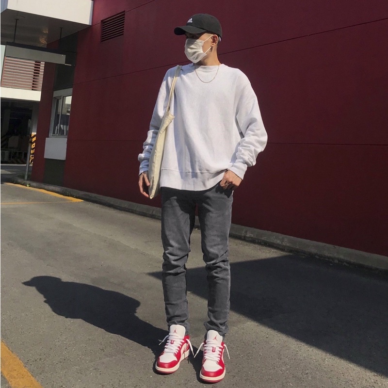 Quần jean nam màu đen wash cao cấp , form slimfit ôm vừa, chất jean co giãn thoải mái.