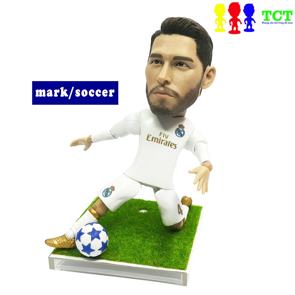 Tượng cầu thủ bóng đá MarkSoccer cao 13cm Ramos - Real Madrid thỏa thích tạo dáng