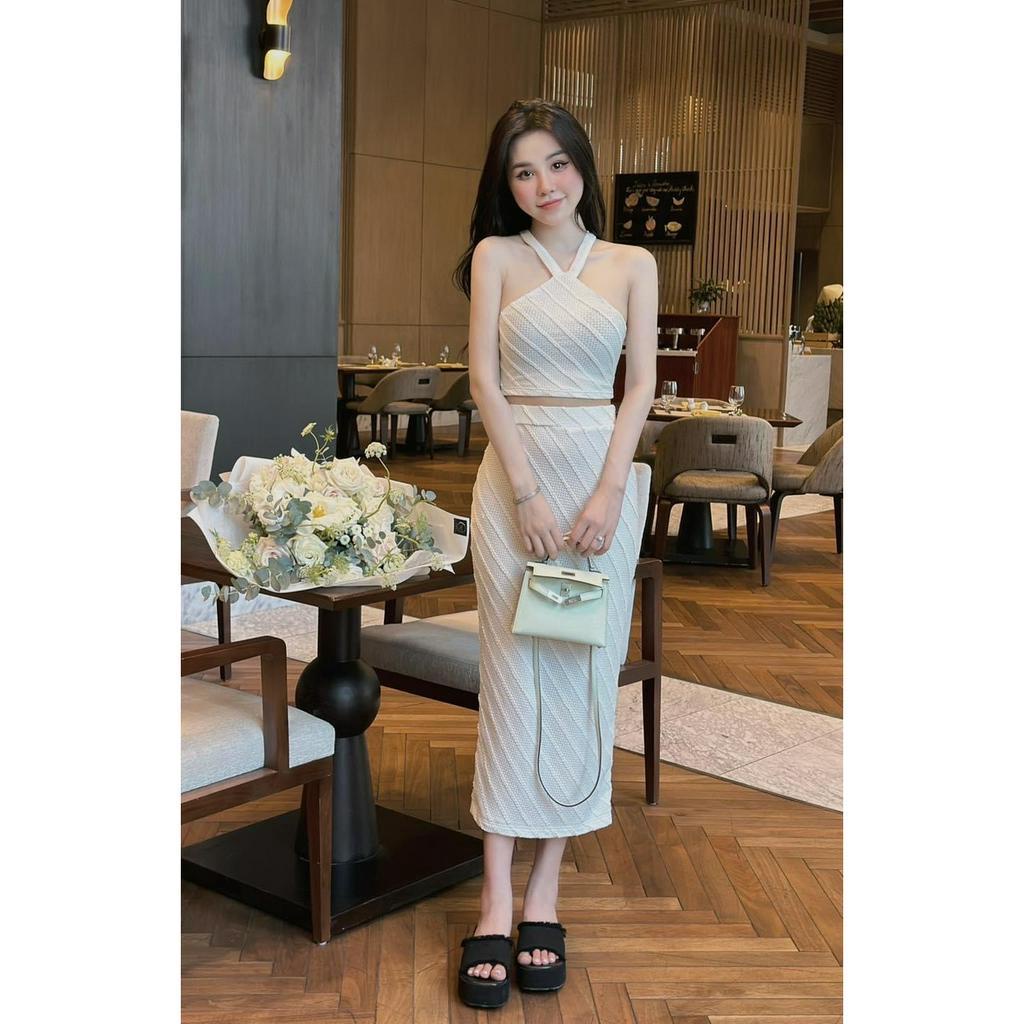 Sét bộ 2 món áo kiểu cổ yếm croptop kèm chân váy ôm dài!