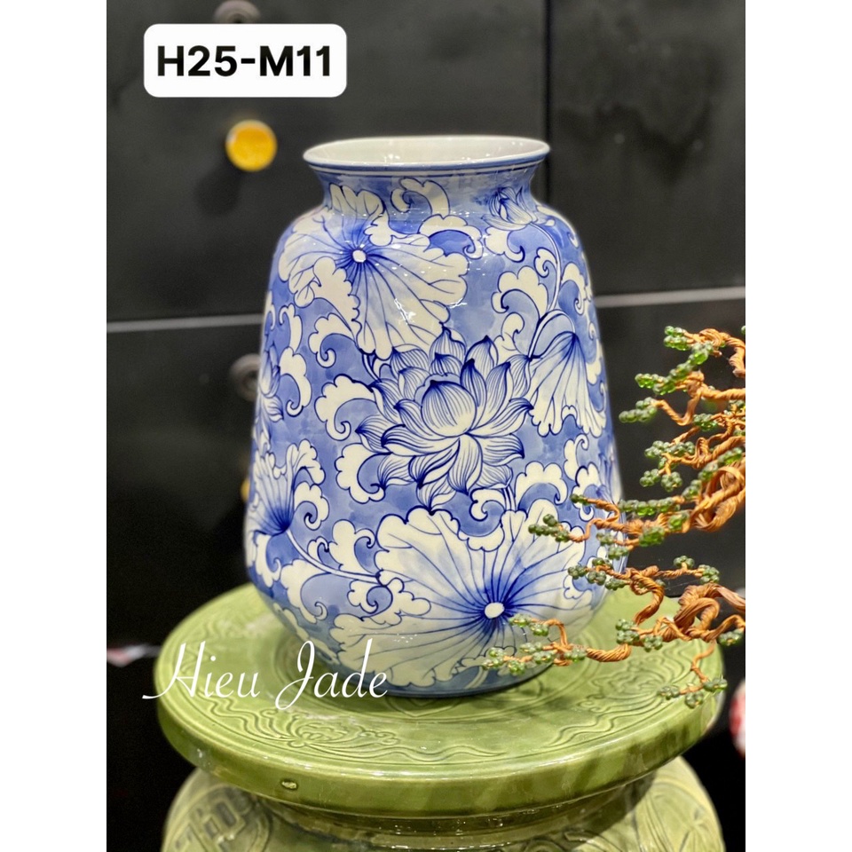 Bình hoa gốm Bát Tràng men lam vẽ tay thủ công hoa sen BH05 Hieu Jade Decor