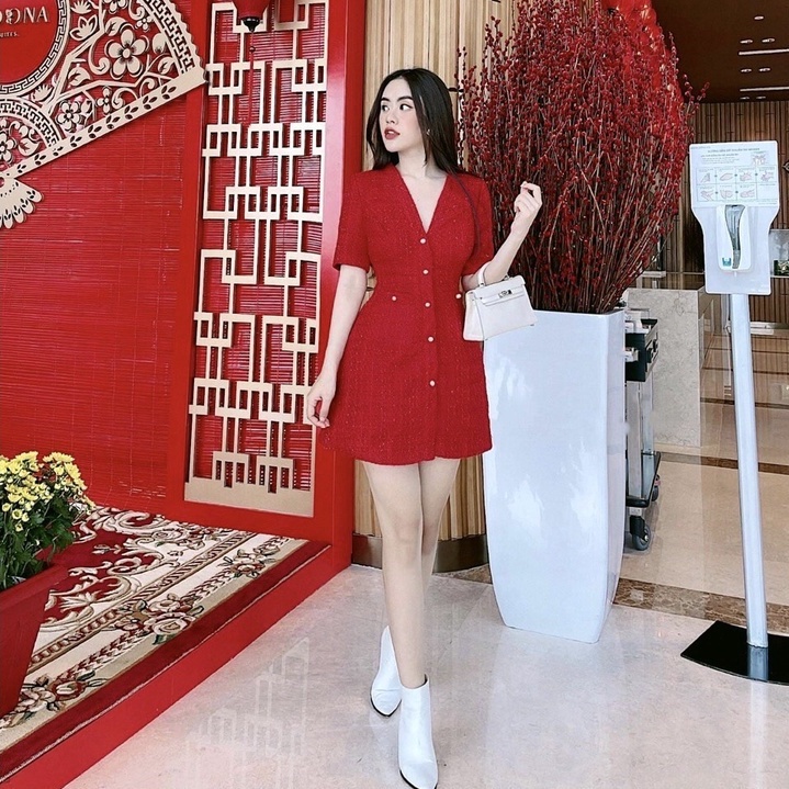 Váy Nữ Đỏ Noel, Đầm Nữ Dạ Dáng A Cổ V Phối Túi Đính Nút Trang Trí, Thời Trang Thu Đông Siêu Tôn Dáng Cho Bạn Nữ. | BigBuy360 - bigbuy360.vn