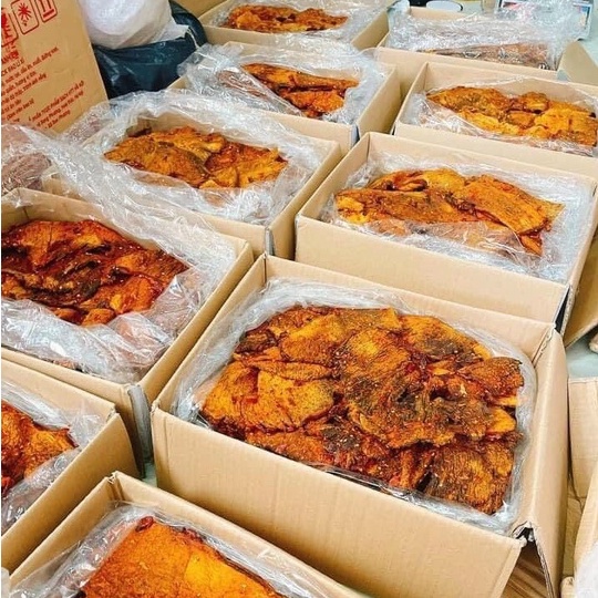 Khô bò miếng lớn loại ngon  - hũ 1 kg