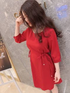ĐẦM ĐỎ CỘT NƠ EO (VỀ LẠI)