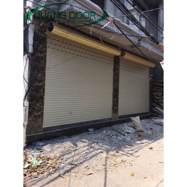 Cửa cuốn kéo tay
