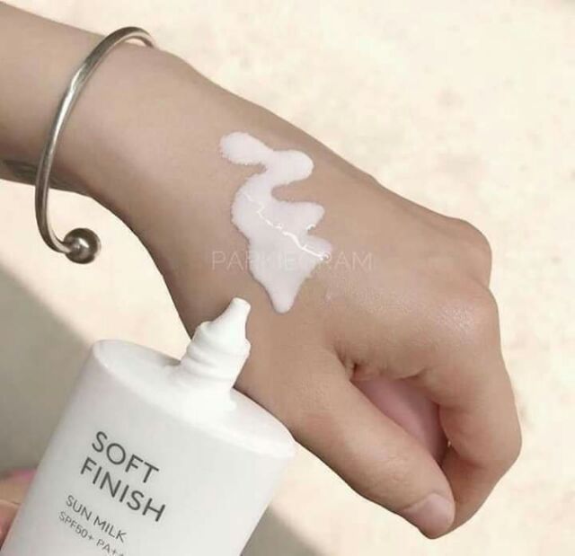 Kem Chống Mắng Missha Velvet Finish Sun Milk SPF 50 PA+++ (70ml)